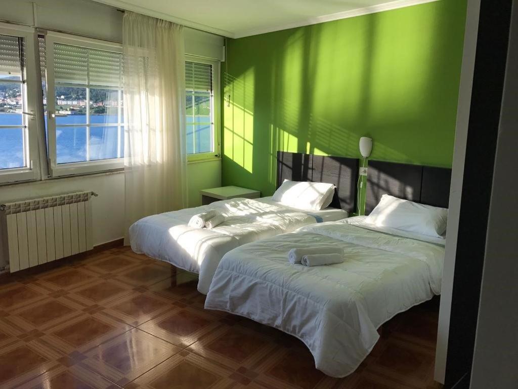 Hotel Corcubion Playa De Quenxe חדר תמונה